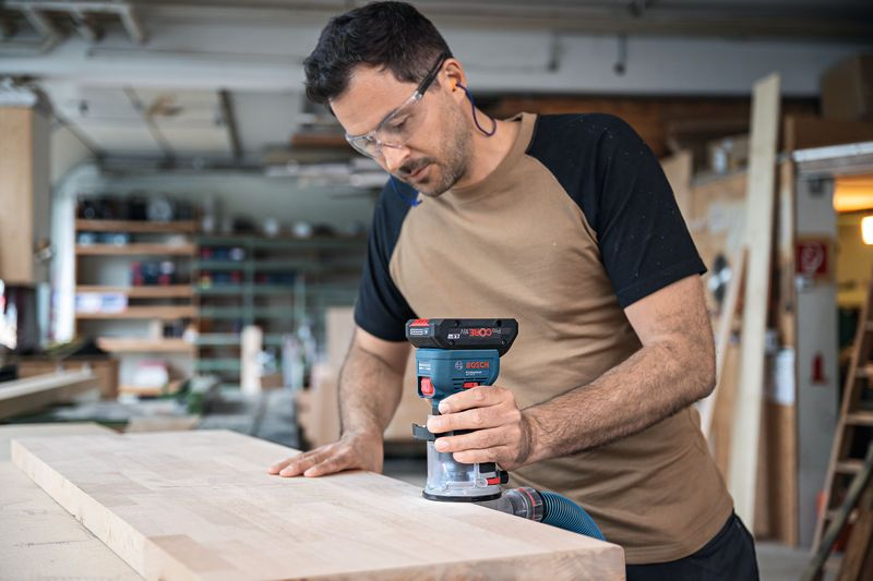 GKF 18V-8 Professional Akku-Kantenfräse in L-BOXX 238 mit Zubehör Führungsschienensystem