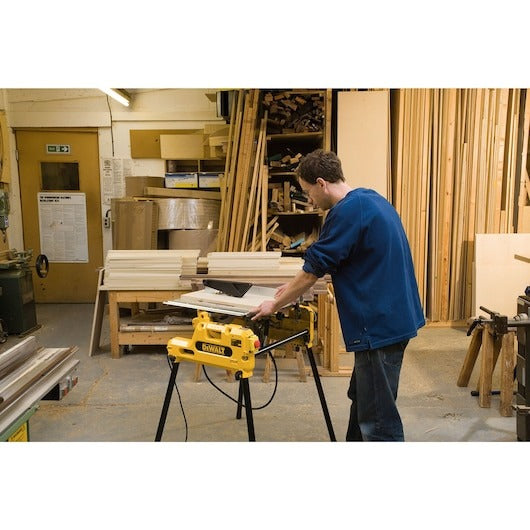 DW743N-QS - 2.000 Watt Tisch-, Kapp- und Gehrungssäge