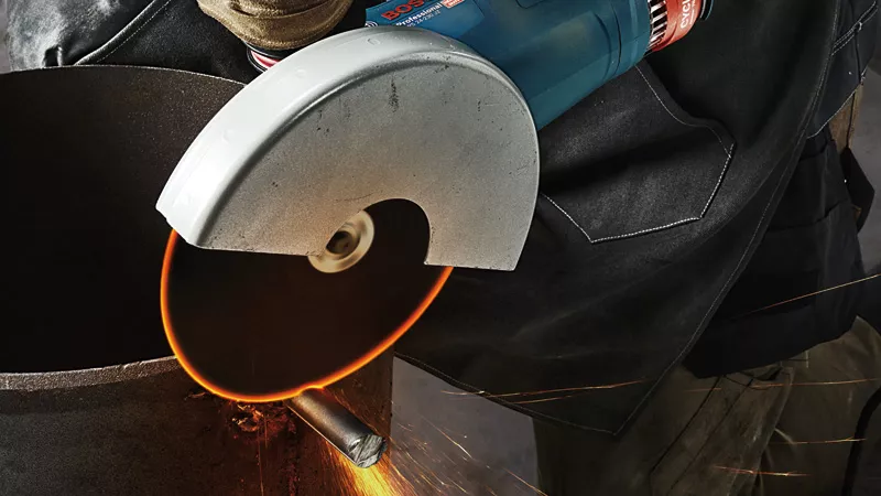 GWS 24-230 JZ Professional in Kartonschachtel mit Zusatzgriff