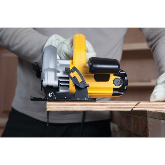 DWE560-QS - 1.350 Watt Handkreissäge 65 mm