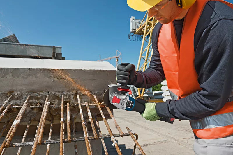 GWX 18V-10 SC (125 mm) Professional in L-BOXX 136 mit Schutzhaube