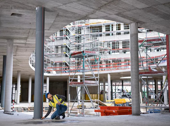 GLM 50-27 C Professional Laser-Entfernungsmesser mit 2 x Batterie (AA), Schutzzubehör