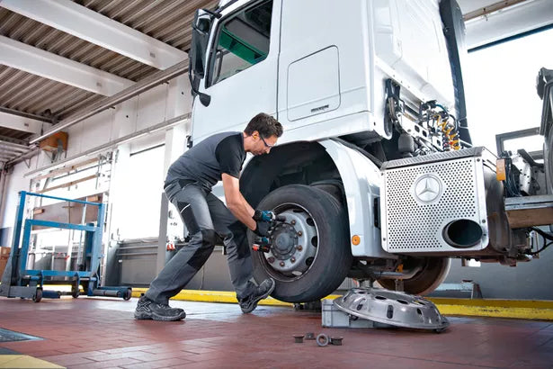 GDS 18V-1050 H Professional Akku-Drehschlagschrauber In Kartonschachtel