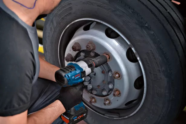 GDS 18V-1050 H Professional Akku-Drehschlagschrauber in L-BOXX 136 mit 2 x Li-Ion-Akku 8,0 Ah ProCORE18V, Schnellladegerät