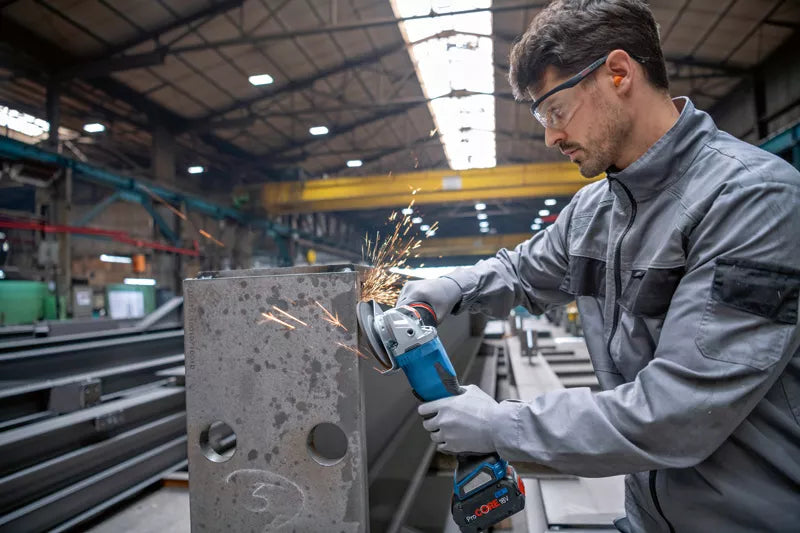 GWX 18V-15 P (125 mm) Professional in Kartonschachtel mit Zusatzgriff