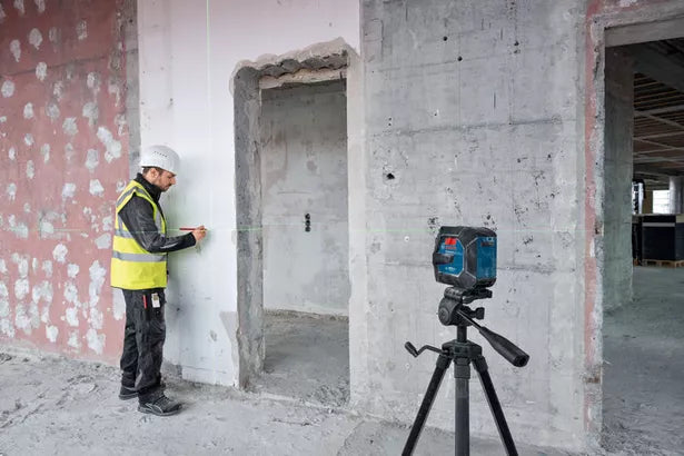 GLL 20-22 G Professional Linienlaser mit 4 x Batterie (AA), Universalhalterung LB 10