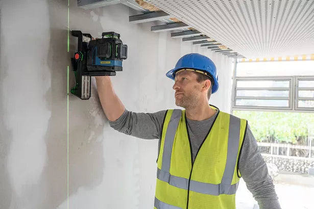 GLL 12V-100-33 CG Professional Linienlaser mit 4 x Batterie (AA), Universalhalterung LB 10