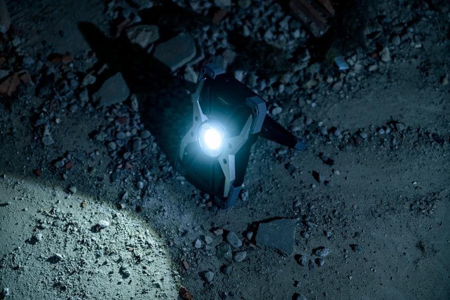 Mobiler LED Akku Strahler RUFUS - Panzer - MELTEC GmbH